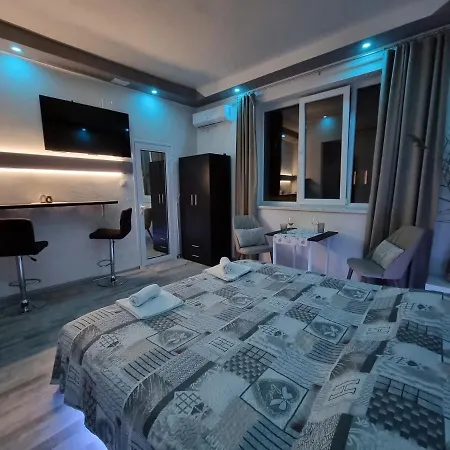 Apartment студио в центъра на *